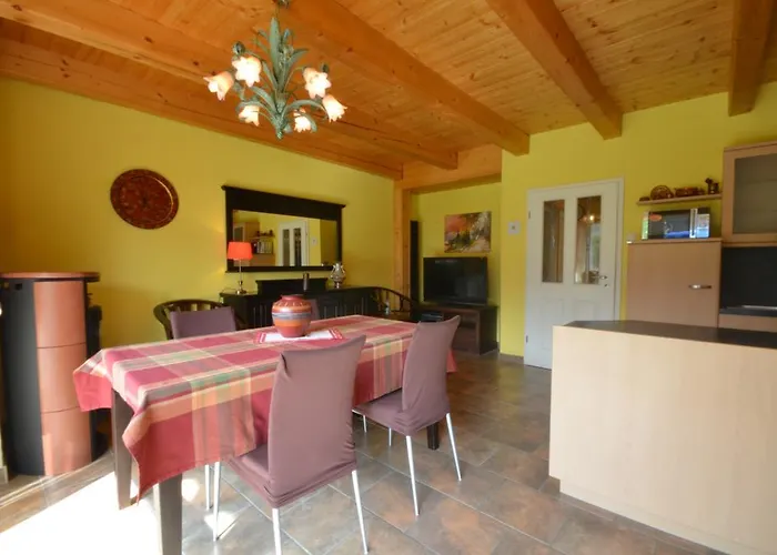 Yulia 샬레 젤암제