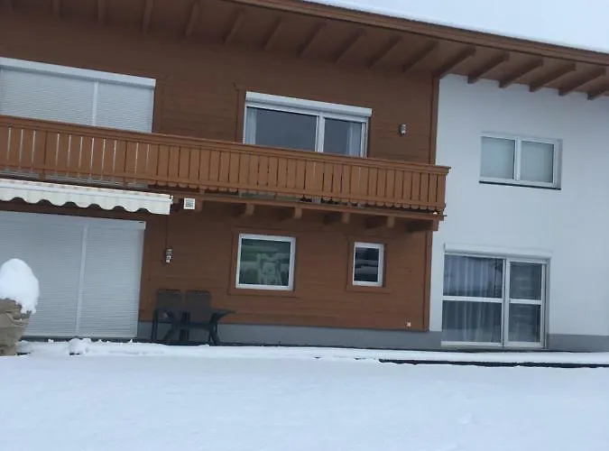 Yulia 샬레 젤암제