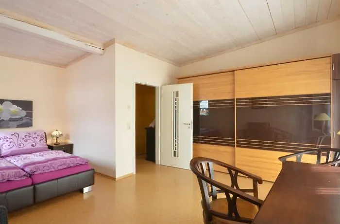 Yulia Domek alpejski *