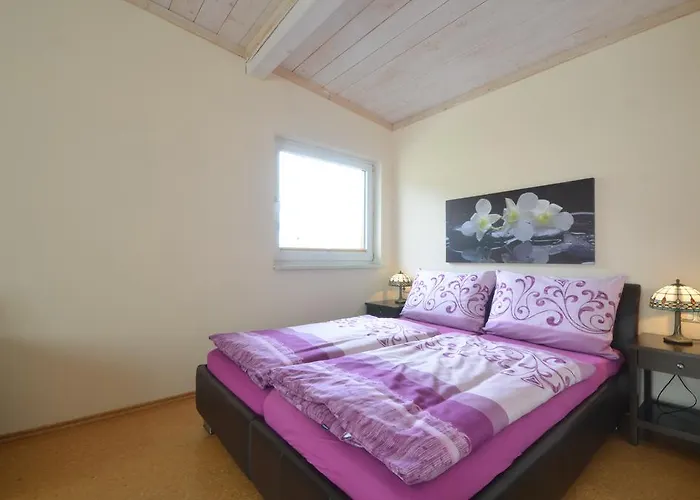 Yulia Domek alpejski *