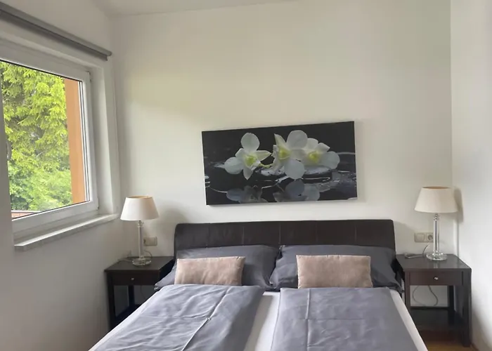 Yulia Domek alpejski